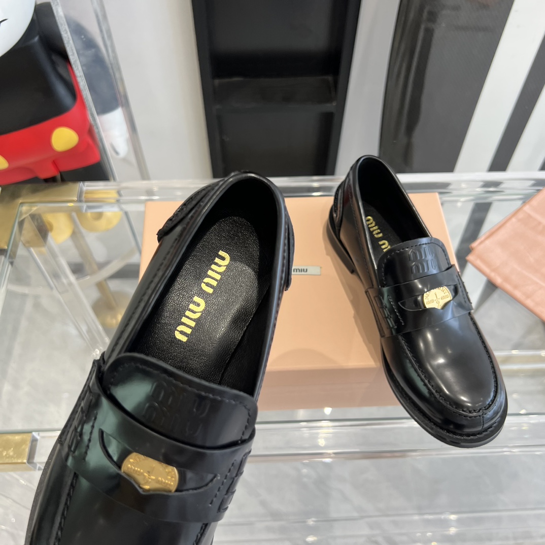 Women's high heels